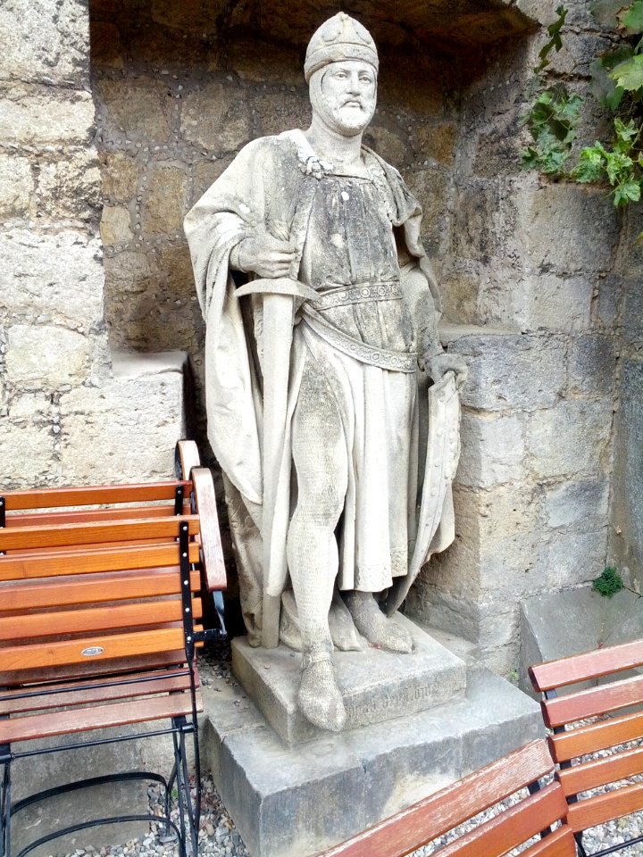 120918_Schloss.Marienburg.Statue.Heinrich.der.Loewe
