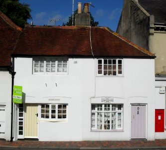 124_and_126_Old_London_Road,_Patcham_(NHLE_Code_1380639)_(August_2010)_(1)