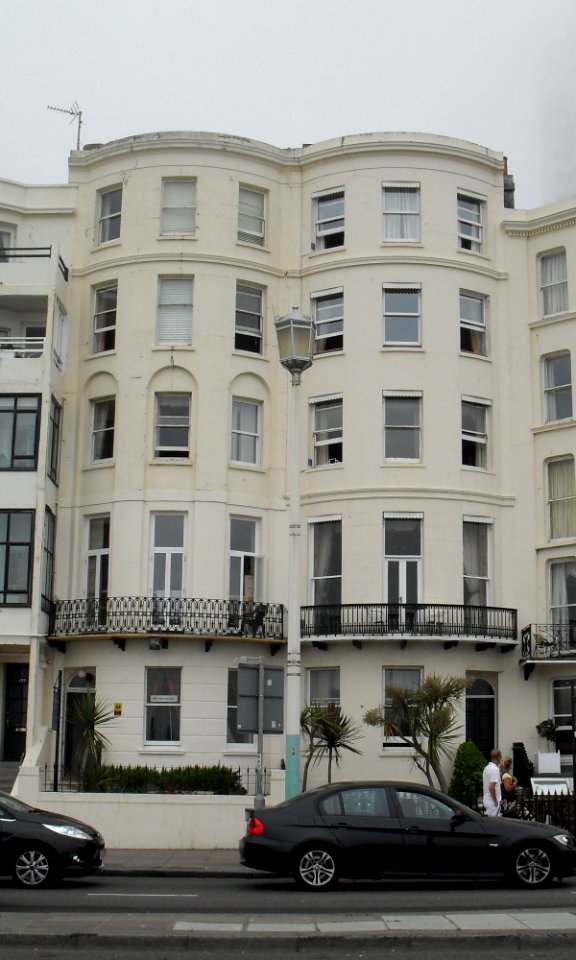125_and_126_Kings_Road,_Brighton_(IoE_Code_482000)