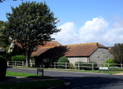 123_Saltdean_Vale,_Saltdean_(NHLE_Code_1381692)_(August_2010)