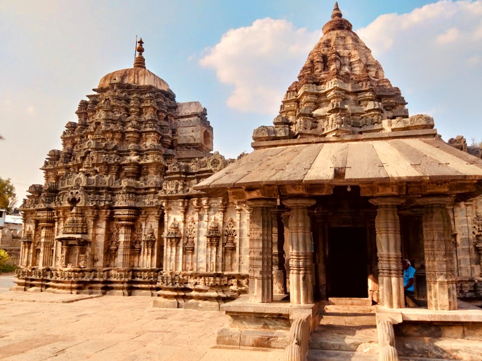 11th_century_Amritesvara_temple,_Annigeri,_Karnataka_India_-_03