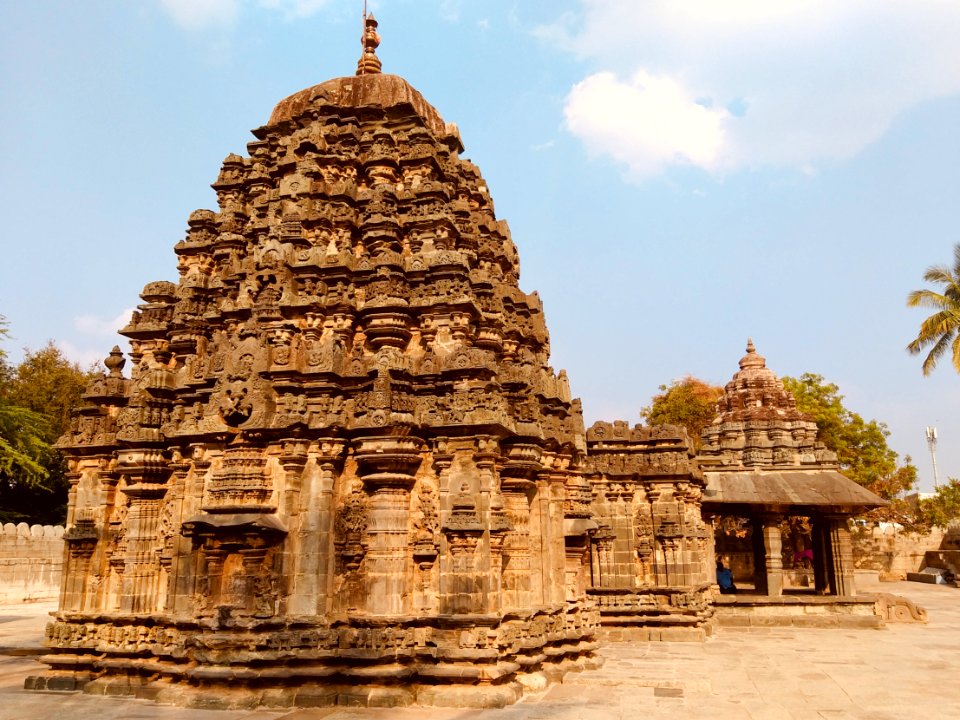 11th_century_Amritesvara_temple,_Annigeri,_Karnataka_India_-_04