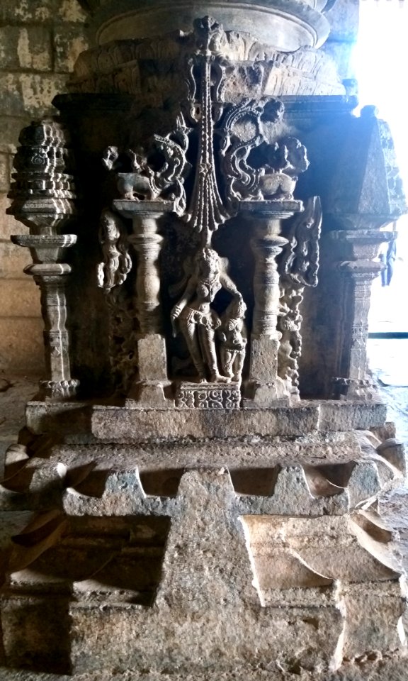 12th_century_Dodda_Basappa_temple,_Dambal,_Karnataka_India_-_56