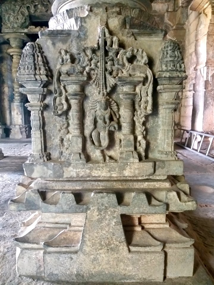 12th_century_Dodda_Basappa_temple,_Dambal,_Karnataka_India_-_60