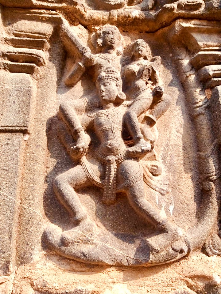11th_12th-century_Pachala_Someshwara_Temple_-_relief_8