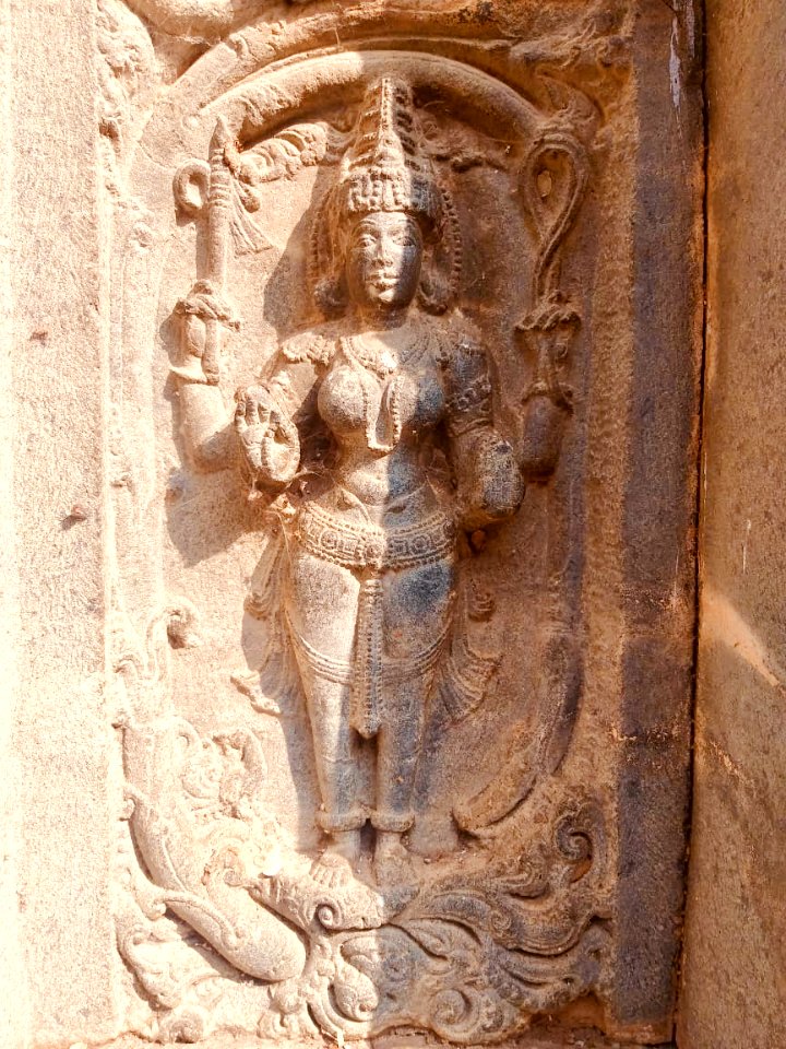 11th_12th-century_Pachala_Someshwara_Temple_-_relief_22