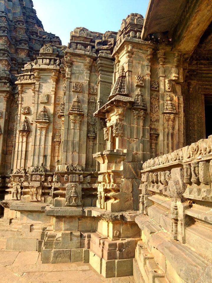 12th_century_Dodda_Basappa_temple,_Dambal,_Karnataka_India_-_91