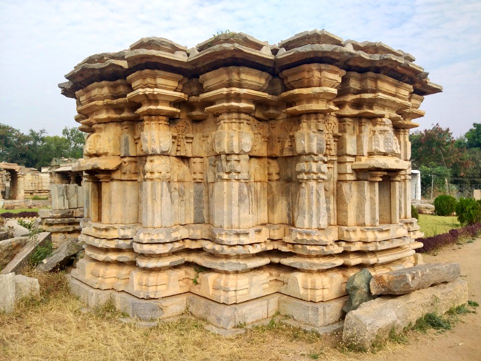 12th_century_Mahadeva_temple,_Itagi,_Karnataka_India_-_105