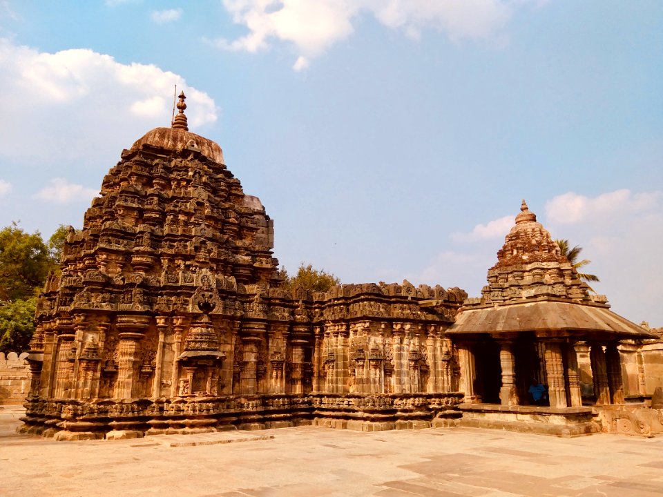 11th_century_Amritesvara_temple,_Annigeri,_Karnataka_India_-_1
