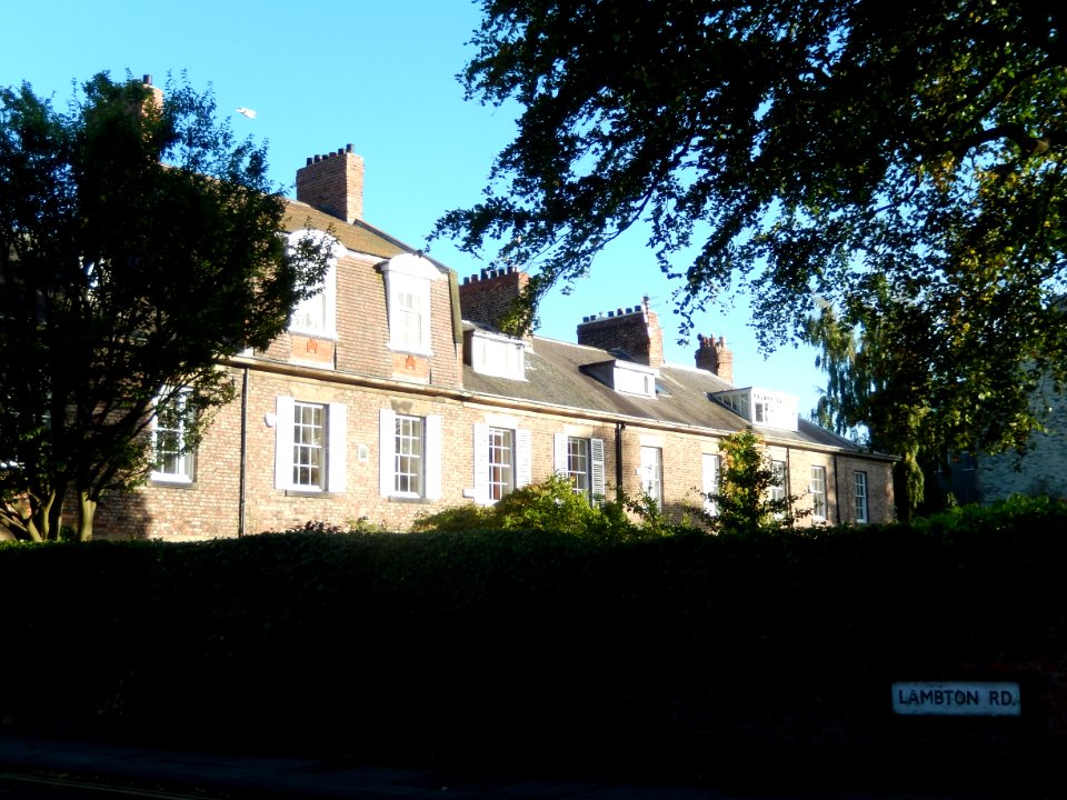 13-8_Brandling_Park,_Newcastle_upon_Tyne