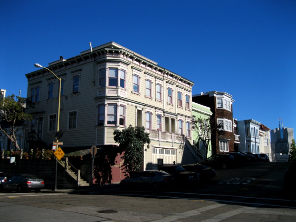 1254-1256_Montgomery_Street_corner_view