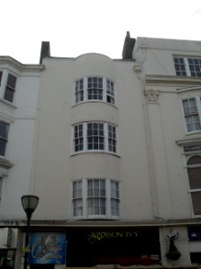 129_St_James's_Street,_Kemptown,_Brighton_(September_2010)