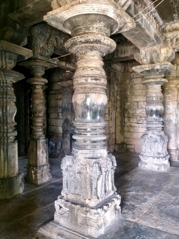 12th_century_Dodda_Basappa_temple,_Dambal,_Karnataka_India_-_63