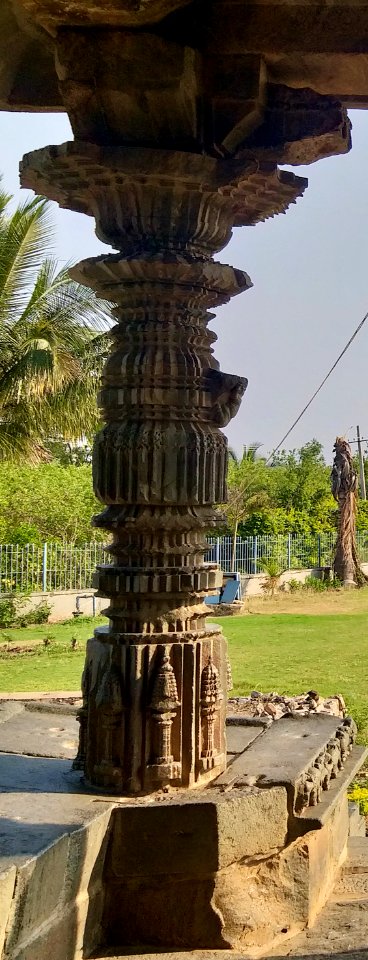 12th_century_Dodda_Basappa_temple,_Dambal,_Karnataka_India_-_82