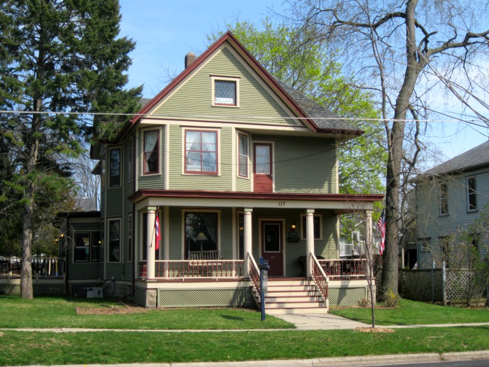 117_S._Franklin_St.,_East_Side_Historic_District,_Stoughton,_WI