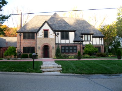 1303_Edgehill_Drive,_Shorewood_Historic_District
