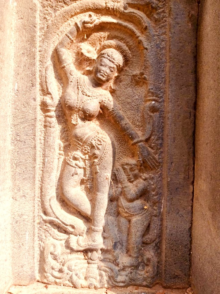11th_12th-century_Pachala_Someshwara_Temple_-_relief_18