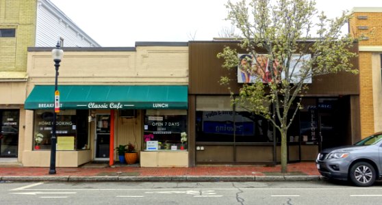1311-1313_Massachusetts_Avenue_-_Arlington,_MA_-_DSC01288