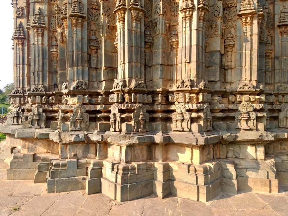 12th_century_Dodda_Basappa_temple,_Dambal,_Karnataka_India_-_97