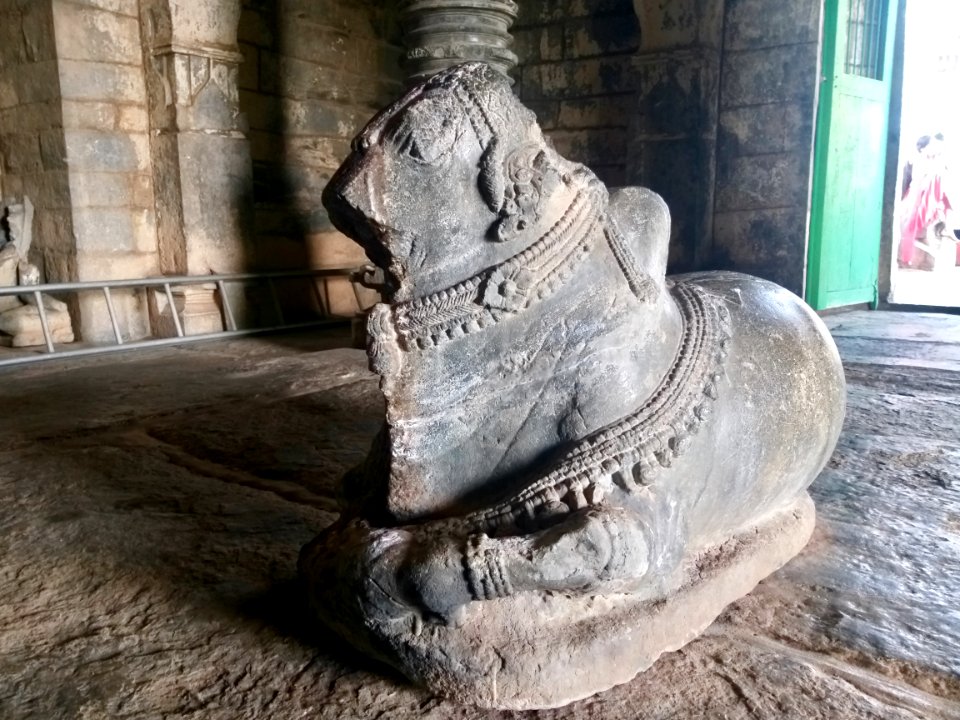 12th_century_Dodda_Basappa_temple,_Dambal,_Karnataka_India_-_71
