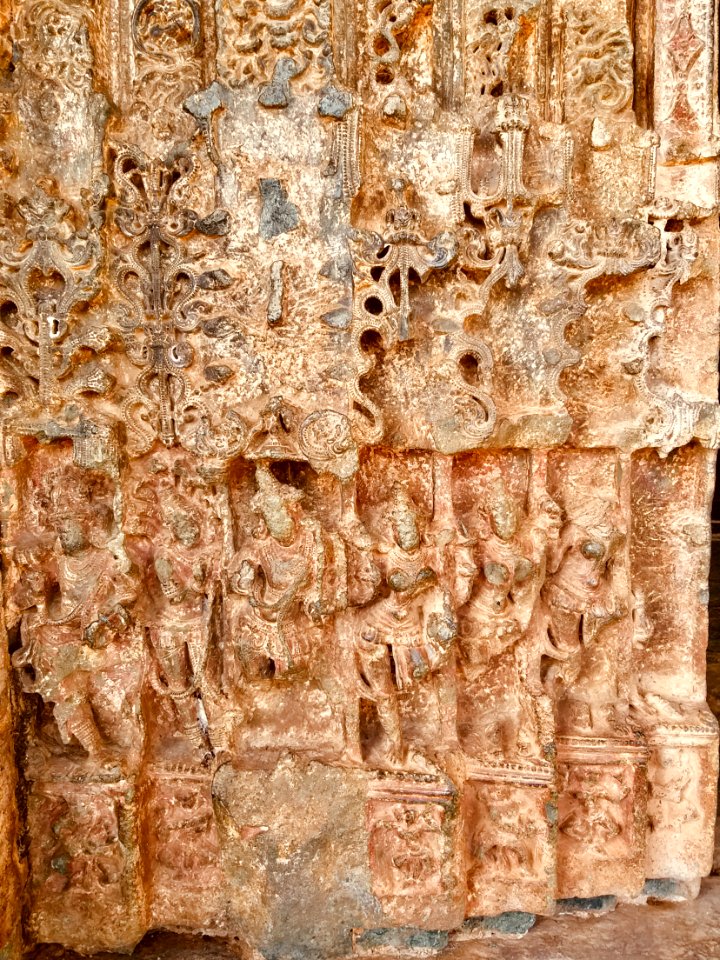 12th_century_Dodda_Basappa_temple,_Dambal,_Karnataka_India_-_27