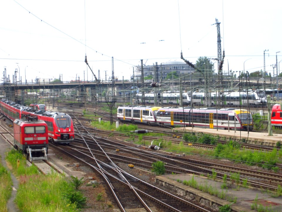 112_123_vor_dem_Dresdner_Hauptbahnhof