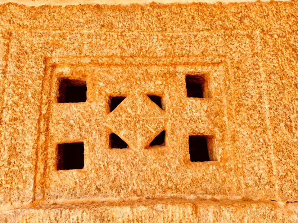 11th_century_Someshwara_temple,_Lakshmeswar,_Karnataka_India_-_110