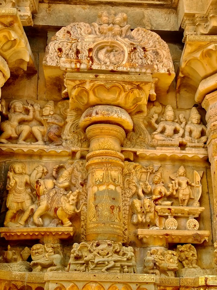 10th_to_15th_century_Chennakesava_temples_reliefs_and_inscriptions,_Pushpagiri,_Andhra_Pradesh_India_-_1