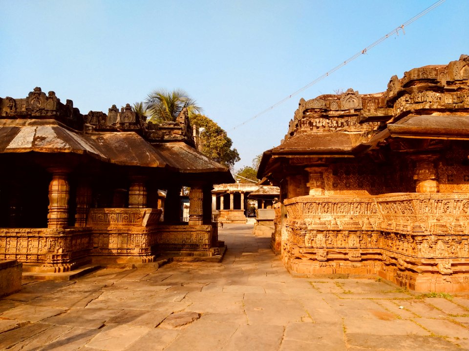 1100_CE_Saraswati_temple,_Gadag,_Karnataka_India_-_2