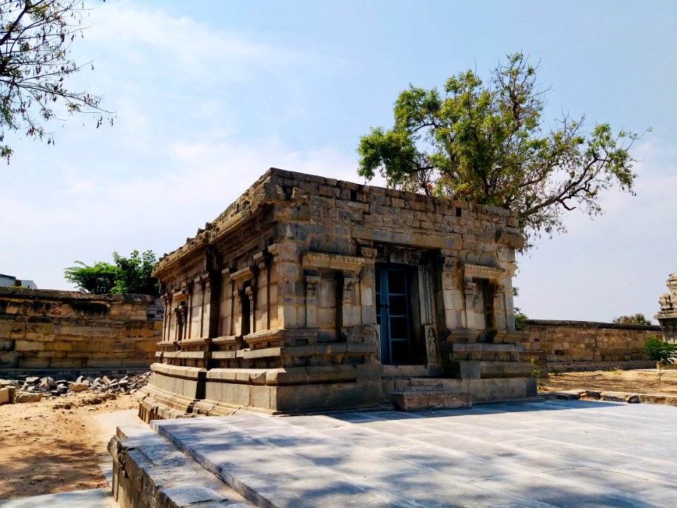 10th_to_13th_century_Trikutesvara_Temples_complex,_Pushpagiri,_Andhra_Pradesh_India_-_10