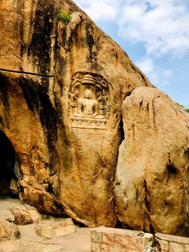 10th_century_Samanar_Malai_Jain_monuments,_Madurai_district,_Tamil_Nadu_India_-_3