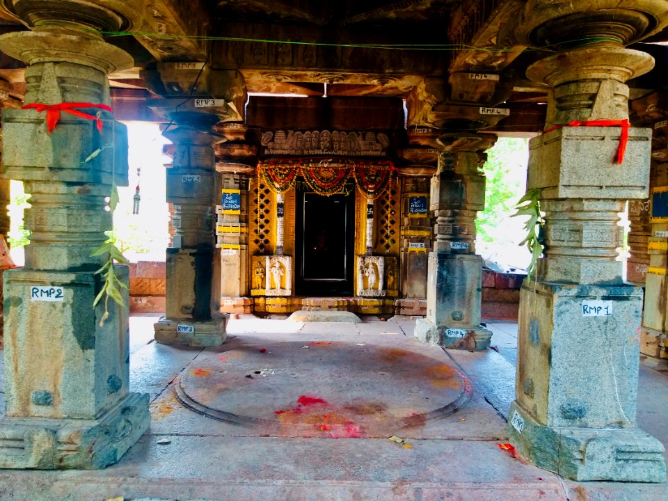 11th_to_13th_century_Shiva_Temple,_Nagunur,_Telangana_India_-_72