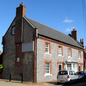 110_and_112_Old_London_Road,_Patcham_(NHLE_Code_1380638)_(August_2010)_(1)