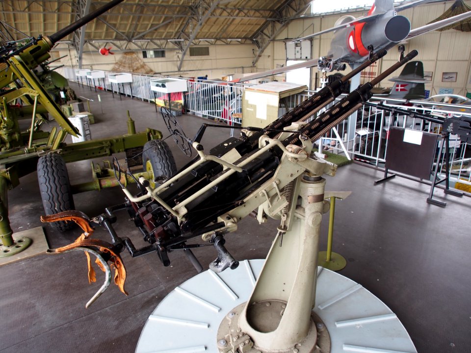 12,7mm_Madsen-Saetter_on_naval_mount_in_Aalborg_Forsvars-_og_Garnisonsmuseum,_pic1