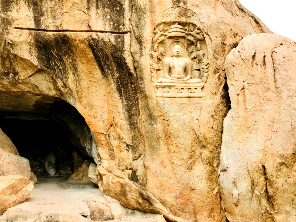 10th_century_Samanar_Malai_Jain_monuments,_Madurai_district,_Tamil_Nadu_India_-_2