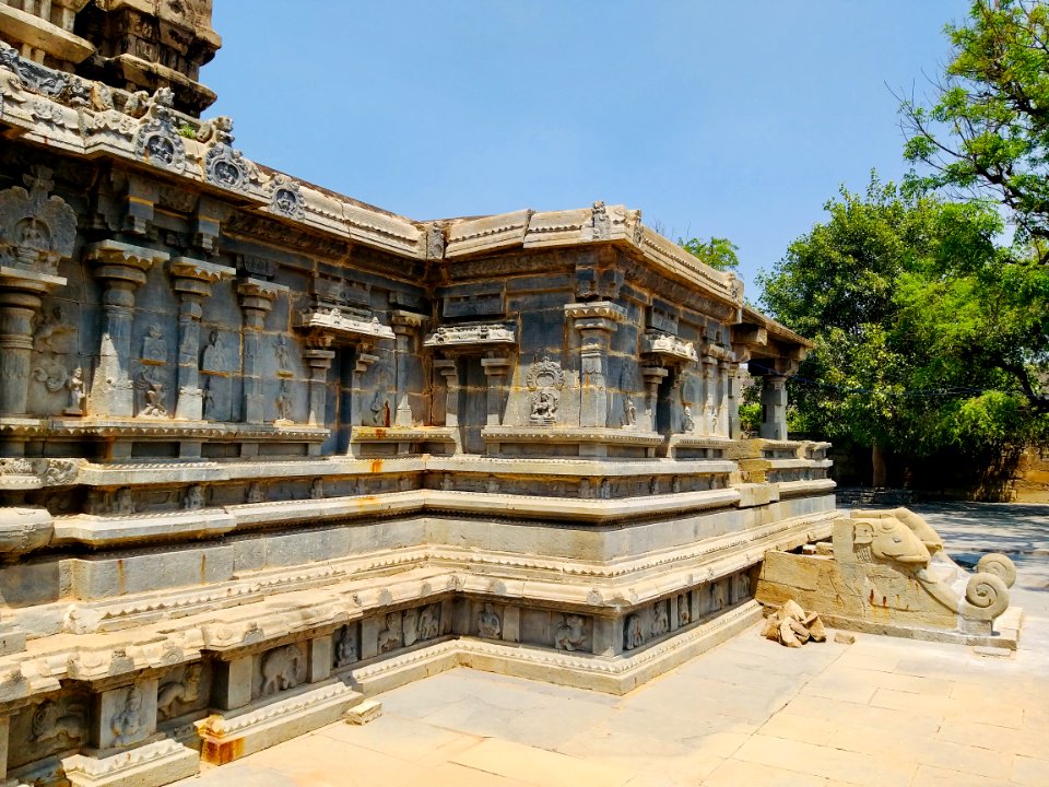10th_to_13th_century_Trikutesvara_Temples_complex,_Pushpagiri,_Andhra_Pradesh_India_-_12