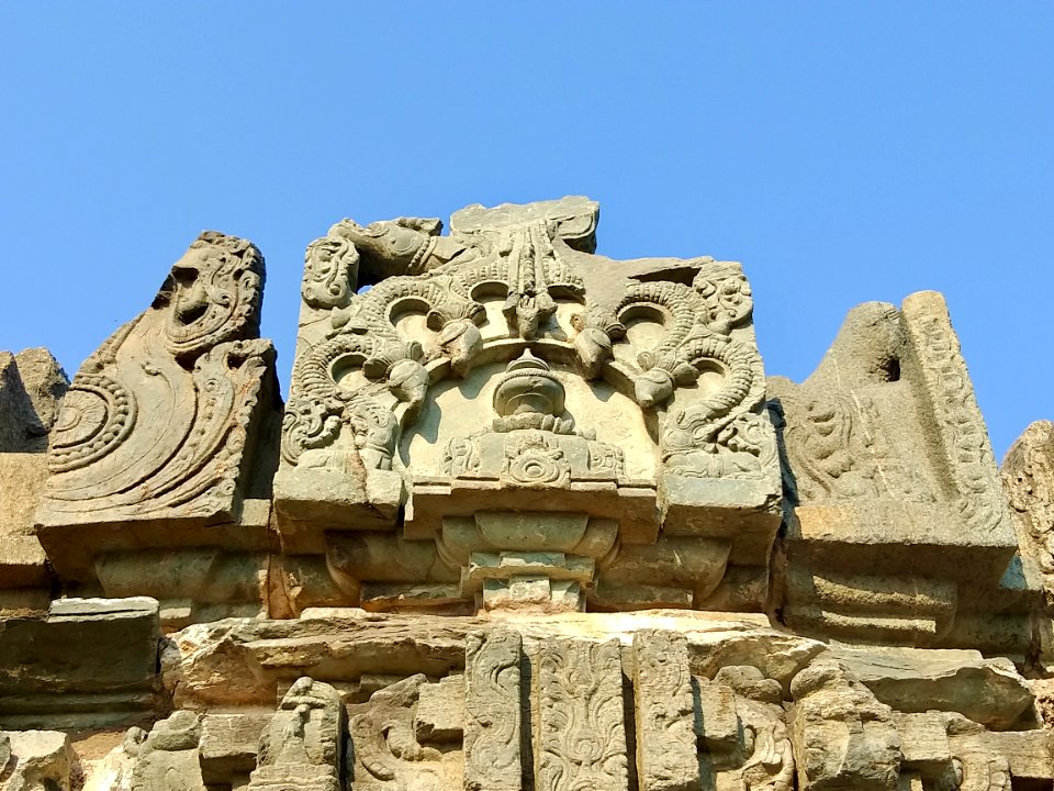 11th_12th_century_Manikeshwara_temple,_Lakkundi,_Karnataka_India_-_35