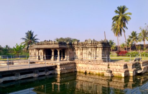 11th_12th_century_Manikeshwara_temple,_Lakkundi,_Karnataka_India_-_3
