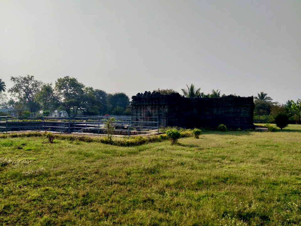 11th_12th_century_Manikeshwara_temple,_Lakkundi,_Karnataka_India_-_5