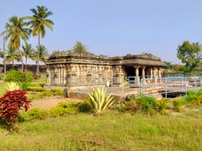 11th_12th_century_Manikeshwara_temple,_Lakkundi,_Karnataka_India_-_29