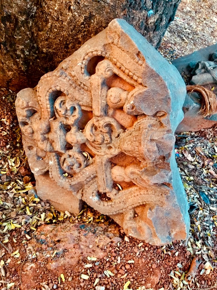 11th_12th_century_Iswara_temple,_Kamaleshwara_Kalleswara_Kamlishvara,_Jalasangvi_Karnataka_India_-_31