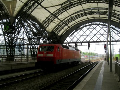 120_155-7_im_Dresdner_Hauptbahnhof