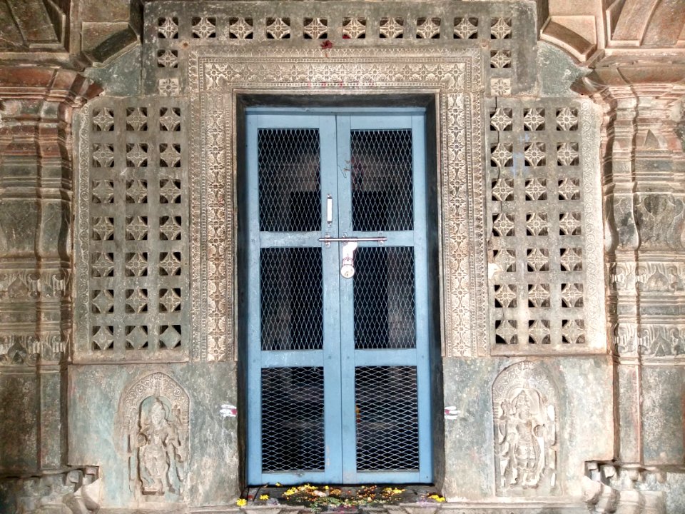 11th_12th_century_Manikeshwara_temple,_Lakkundi,_Karnataka_India_-_19