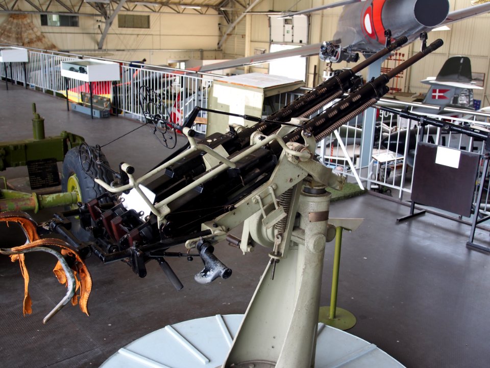 12,7mm_Madsen-Saetter_on_naval_mount_in_Aalborg_Forsvars-_og_Garnisonsmuseum,_pic4