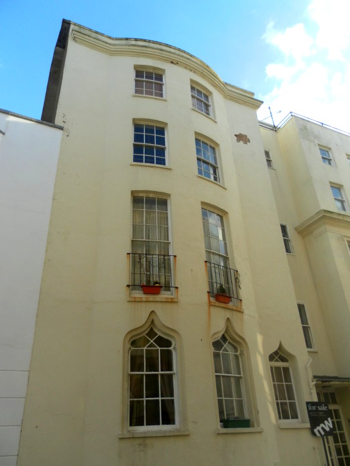 12_Grafton_Street,_Brighton_(IoE_Code_480748)_(January_2012)