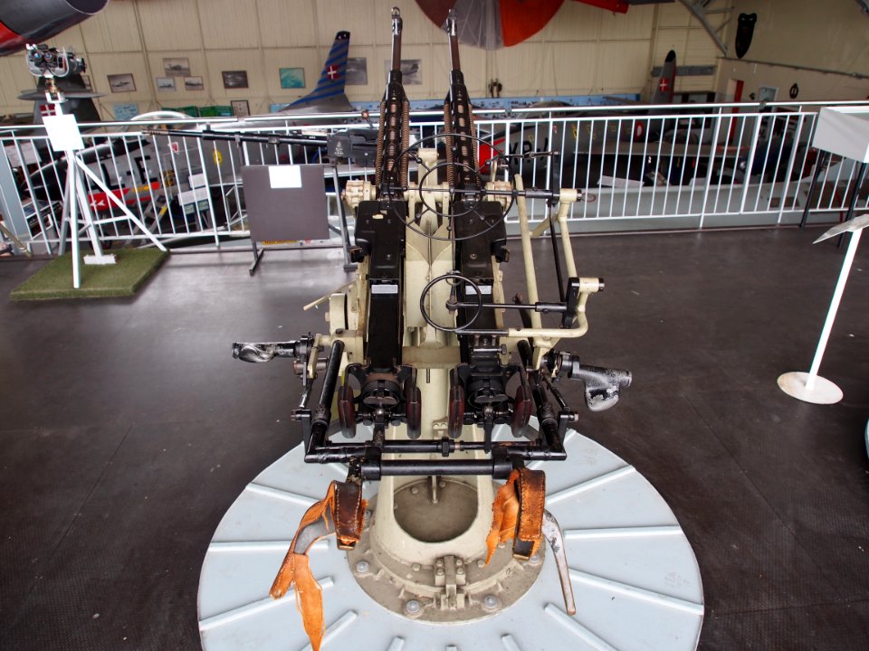 12,7mm_Madsen-Saetter_on_naval_mount_in_Aalborg_Forsvars-_og_Garnisonsmuseum,_pic3