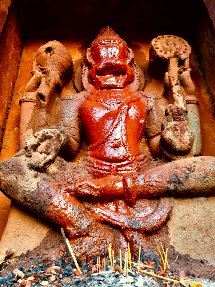 11th_12th_century_Iswara_temple,_Kamaleshwara_Kalleswara_Kamlishvara,_Jalasangvi_Karnataka_India_-_13