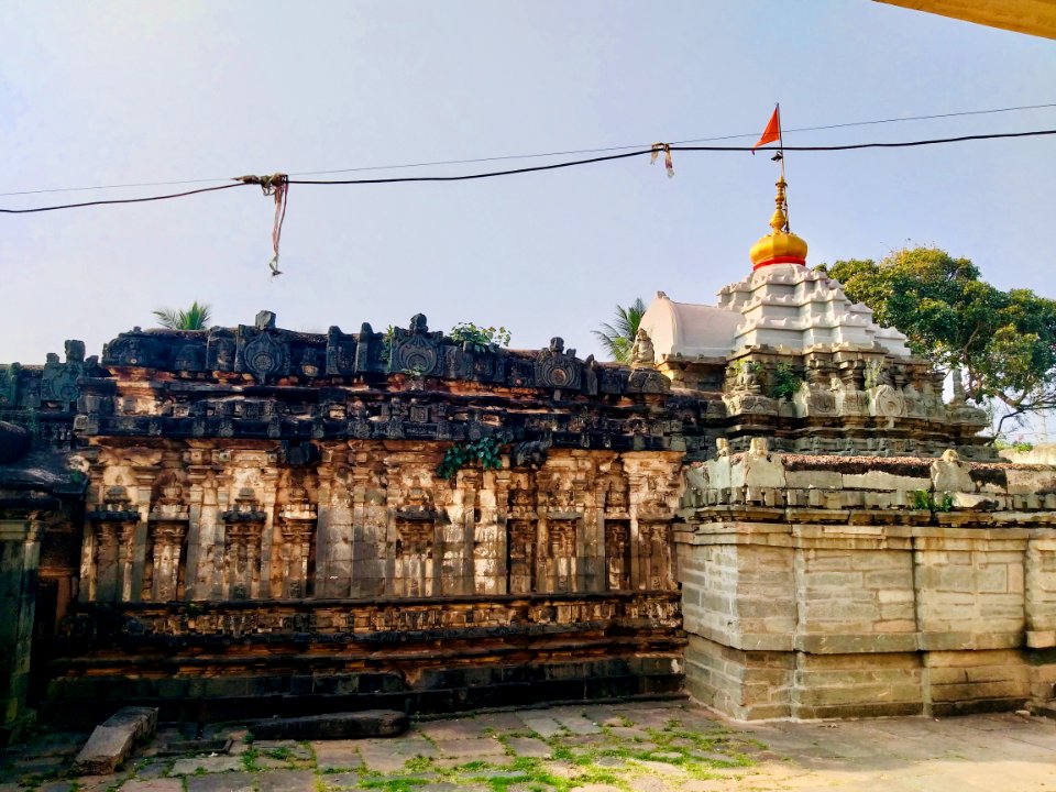 11th_century_Trikuteshvara_temple,_Gadag,_Karnataka_India_-_17