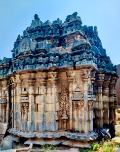 11th_12th_century_Kumbhareshwara_temple,_Lakkundi,_Karnataka_India_-_7