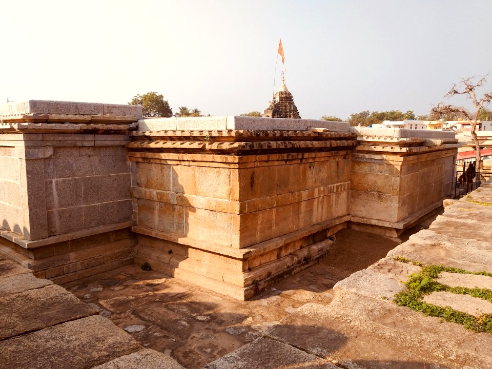 11th_century_Someshwara_temple,_Lakshmeswar,_Karnataka_India_-_9